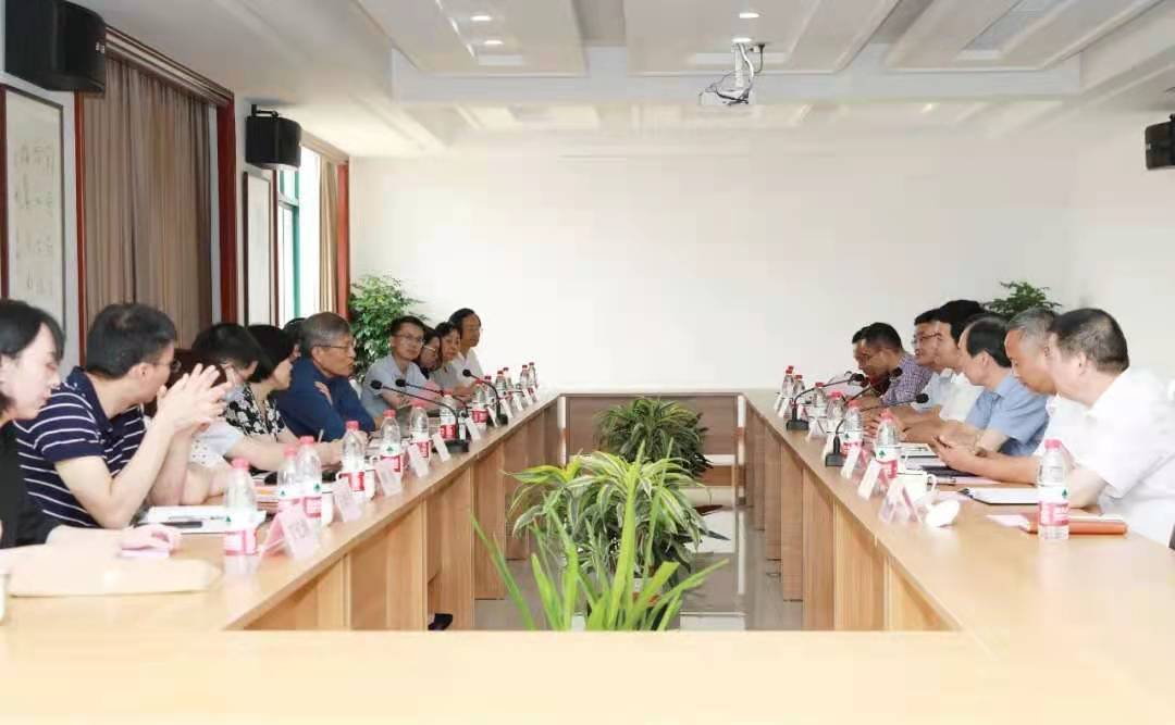 全國人大憲法和法律委員會副主任委員胡可明實地走訪浙江尚能實業股份有限公...